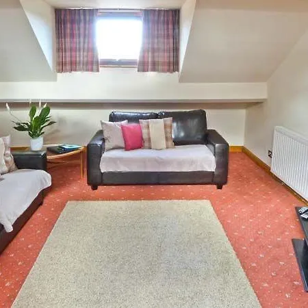Hartswood East Apartment *
